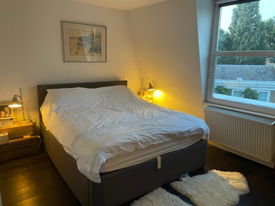 Double Room in Holland Park Main Photo