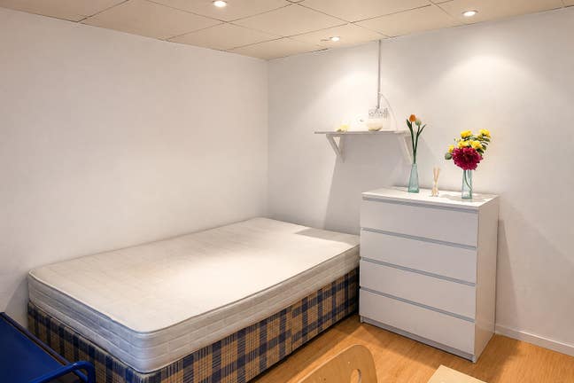 Double Room Available in Roehampton | 197FD Main Photo