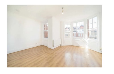 Spacious Bright Flat Main Photo