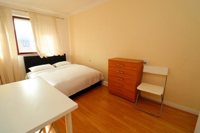 2 double rooms in a residential area by West ham Main Photo