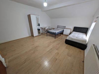 Rooom Main Photo
