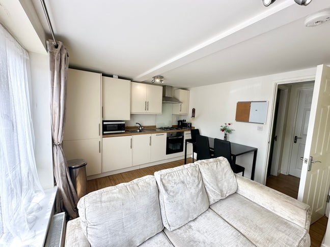 ⭐️☀️Central Two Bedroom Flat- RG2 ☀️⭐️ Main Photo