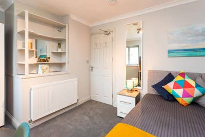 🌟Double Room in Calm, Well-Managed Home🌟 Main Photo