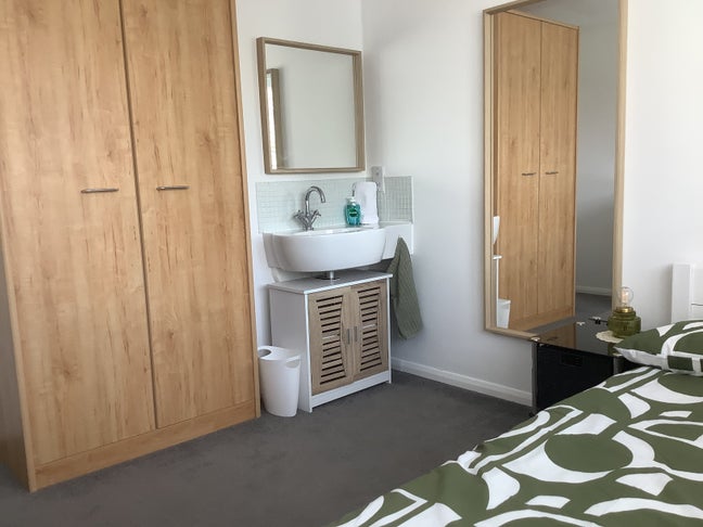 Immaculate room in orpington Main Photo