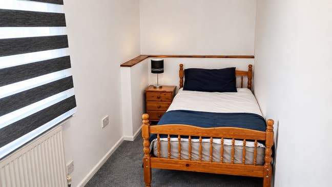 Single Room Available - Soham Main Photo