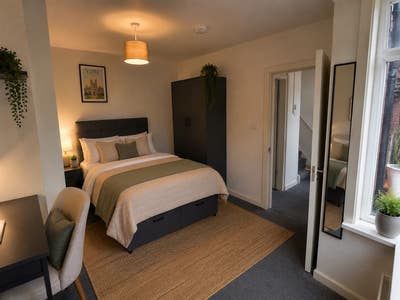 Brand New Refurbished 4-Bed House Share York Main Photo