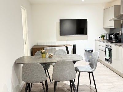 Spacious Double Room with Private Patio  Main Photo