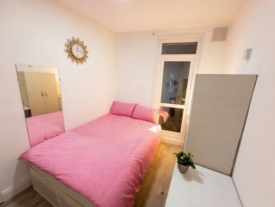 Large Double Room –  Mile End   Main Photo