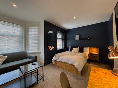 Studio-Style Ensuite | Sofa | Kitchenette | WFH Main Photo
