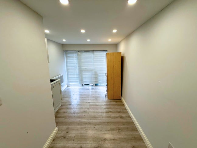 DSS-Studio Flat Available in Hayes Hillingdon UB4 Main Photo