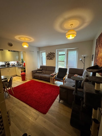 New flat near Crawley town centre  Main Photo