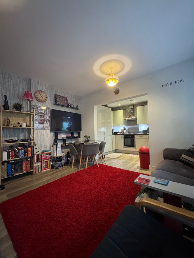 New flat near Crawley town centre  Main Photo