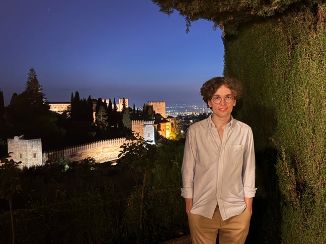 URGENT: looking for a short-term room (1-3 months) Main Photo