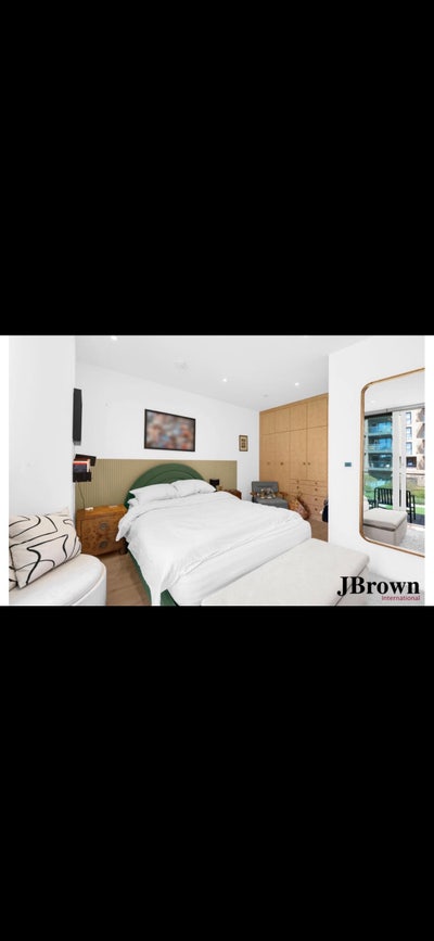 Pool & Gym | Amazing Flatmates | 2 Mins from Park. Main Photo