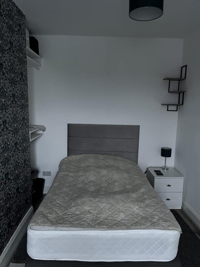 Double room to rent in semi-rural location. Main Photo