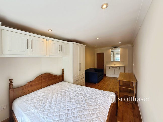 Room to rent -OX4 Main Photo