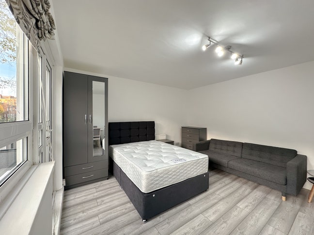 2 Bright and Refined Doubles in West Ken! Main Photo