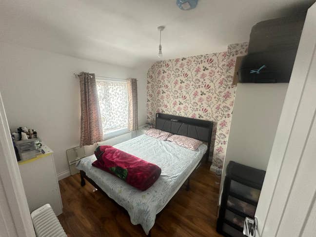 Bright Newly Refurbished Double Room Main Photo