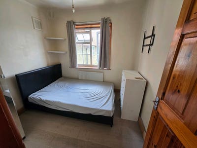 Room for rent Main Photo