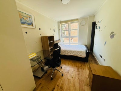 New Apt - 5 mins walk to Pimlico station 1 db room Main Photo