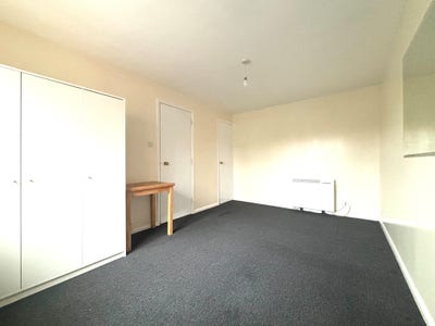 Studio Flat for Rent  (2nd Floor) Bills Excluded Main Photo