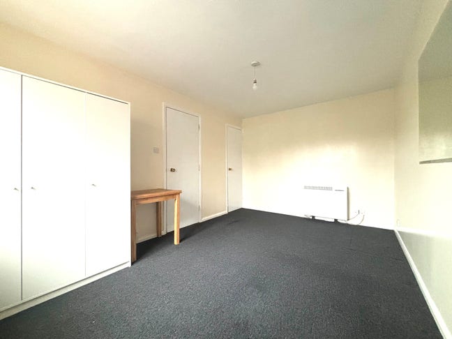 Studio Flat for Rent  (2nd Floor) Bills Excluded Main Photo