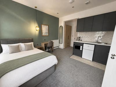 🏡 Premium Ensuite Studio with Private Kitchenette Main Photo