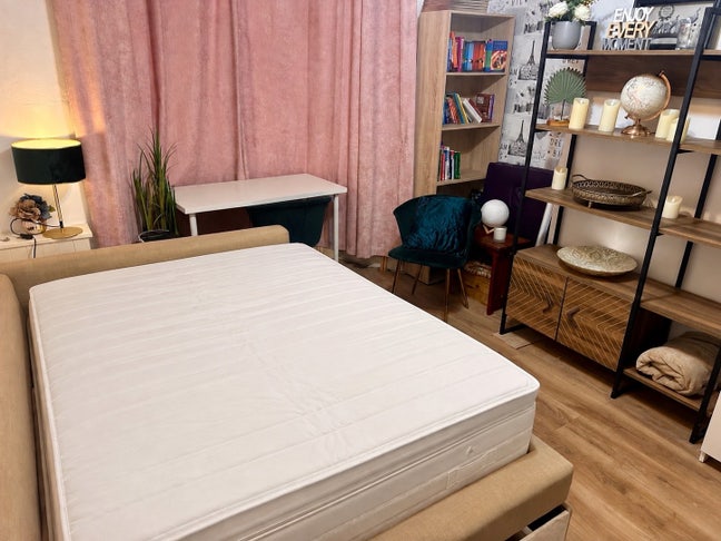 Cozy & Spacious Room Available in Birkenhead Main Photo