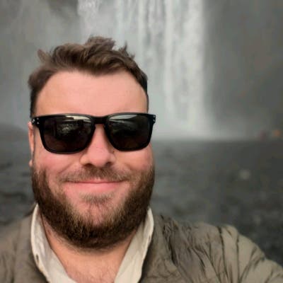 26 | Professional | Looking for a Room  Main Photo