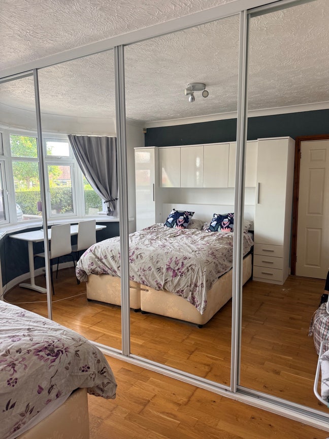 Bright and Spacious Double Rooms to Rent Main Photo