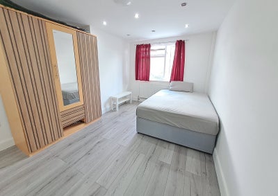 Large Double room  near Rayners Lane Main Photo