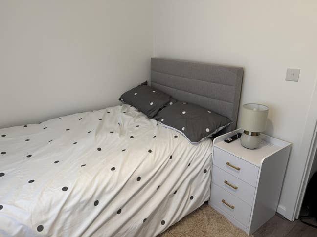 Furnished Double Room | Bills + Parking Main Photo