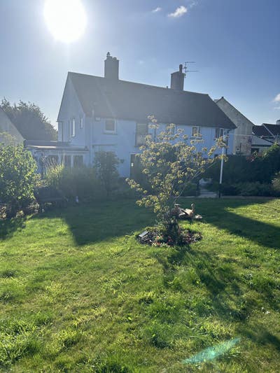 Room in house with huge garden, backing onto field Main Photo