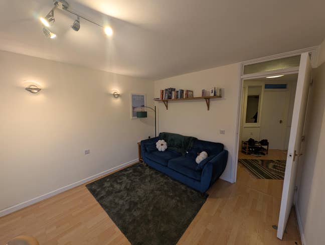 Single Room on Russell Street, Looking for student Main Photo