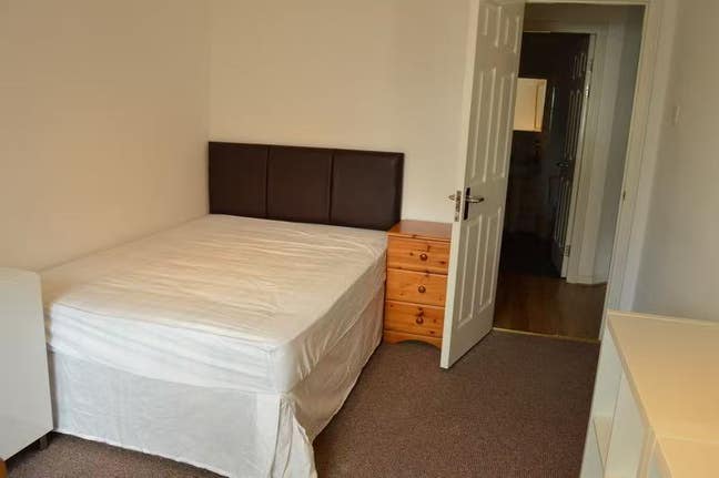 Riverside Double Room Opposite Canary Wharf Main Photo