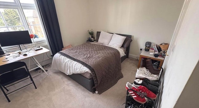 Ensuite double room in 2-bed maisonette Main Photo