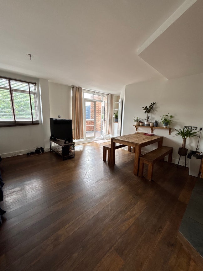 Double room available in Bermondsey Street  Main Photo
