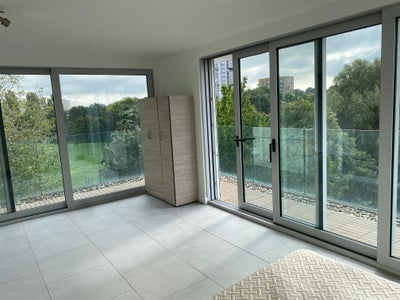 🏡 Huge ROOM + rooftop in 6 bed penthouse -October Main Photo