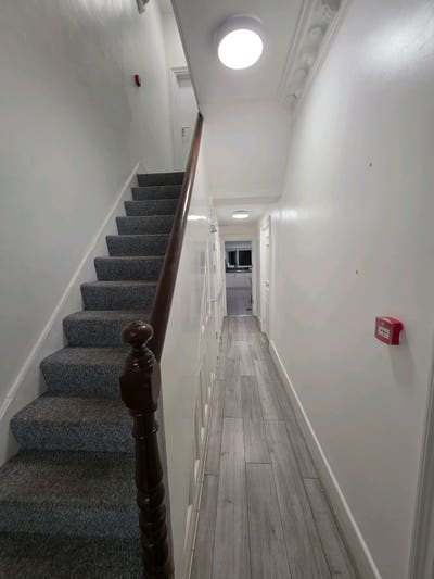 King Size Room in a Recently Refurbished Home Main Photo