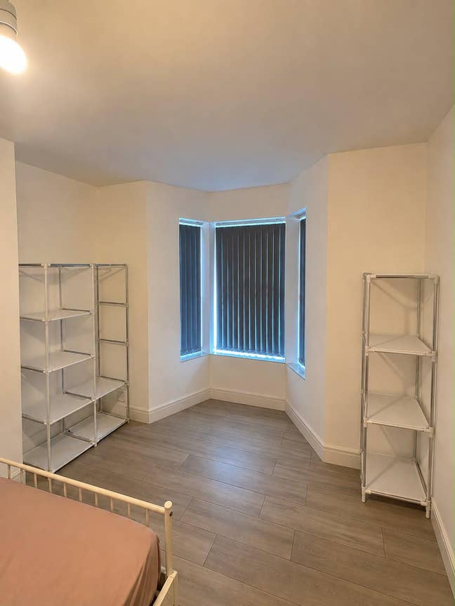 1 Double bed room is available in 3 bed room House Main Photo