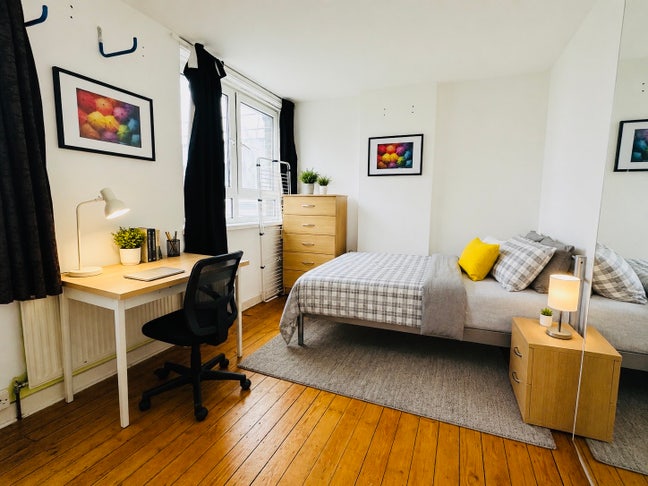 🏠Qmul 4Bd Mileend|Maisonette|Incl Bills Option Main Photo