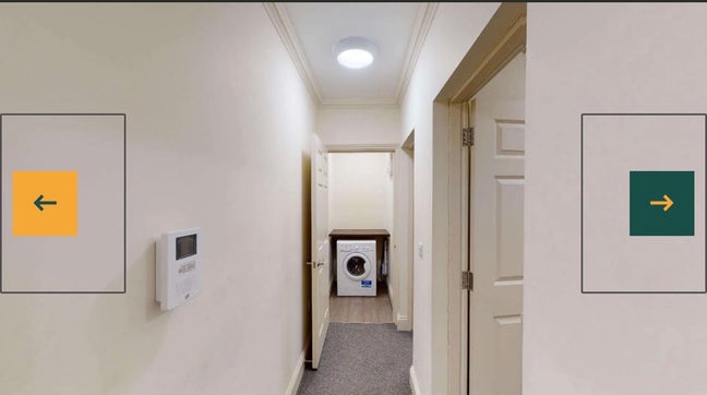 En-suite room in a 2-bed at city center  Main Photo