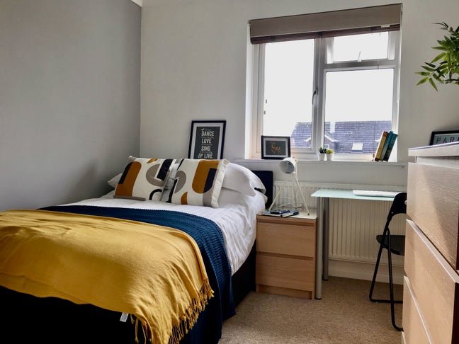 "Living here has been a fantastic experience" Main Photo