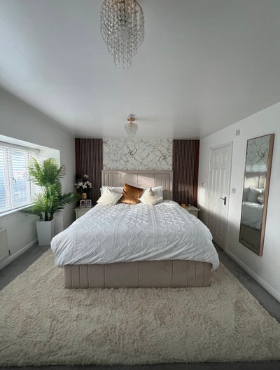 One Large Double En-Suit Bedroom for Rent Hampton Main Photo