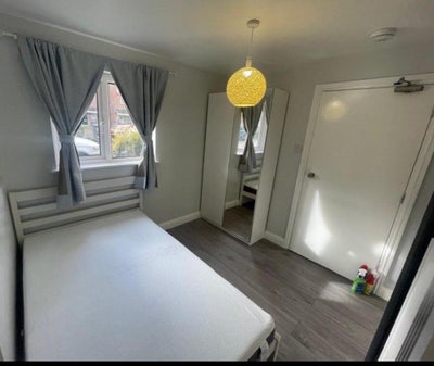 En-Suite Room,  Brand New, Hither Green SE13 , Main Photo