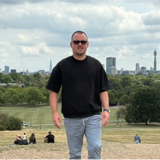 Hi there , i am Mattia italian  35yo,  uber d... Main Photo