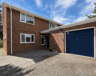 ***New Room to Let/ No Deposit*** Main Photo