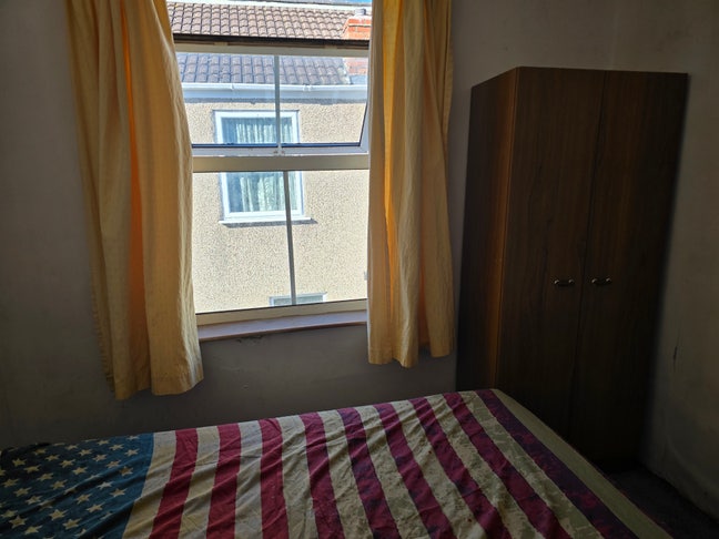 Fully furnished rooms medium to large Main Photo