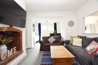 ✨ 4-Bed Student House | All-Inclusive Bills ✨ Main Photo