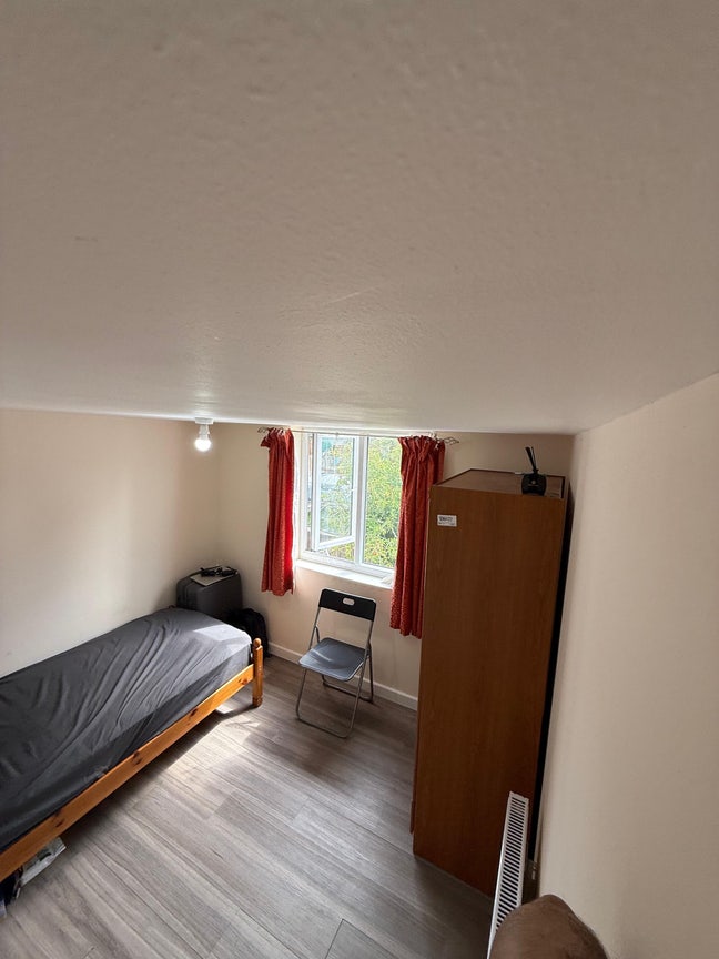 Room 3 Main Photo